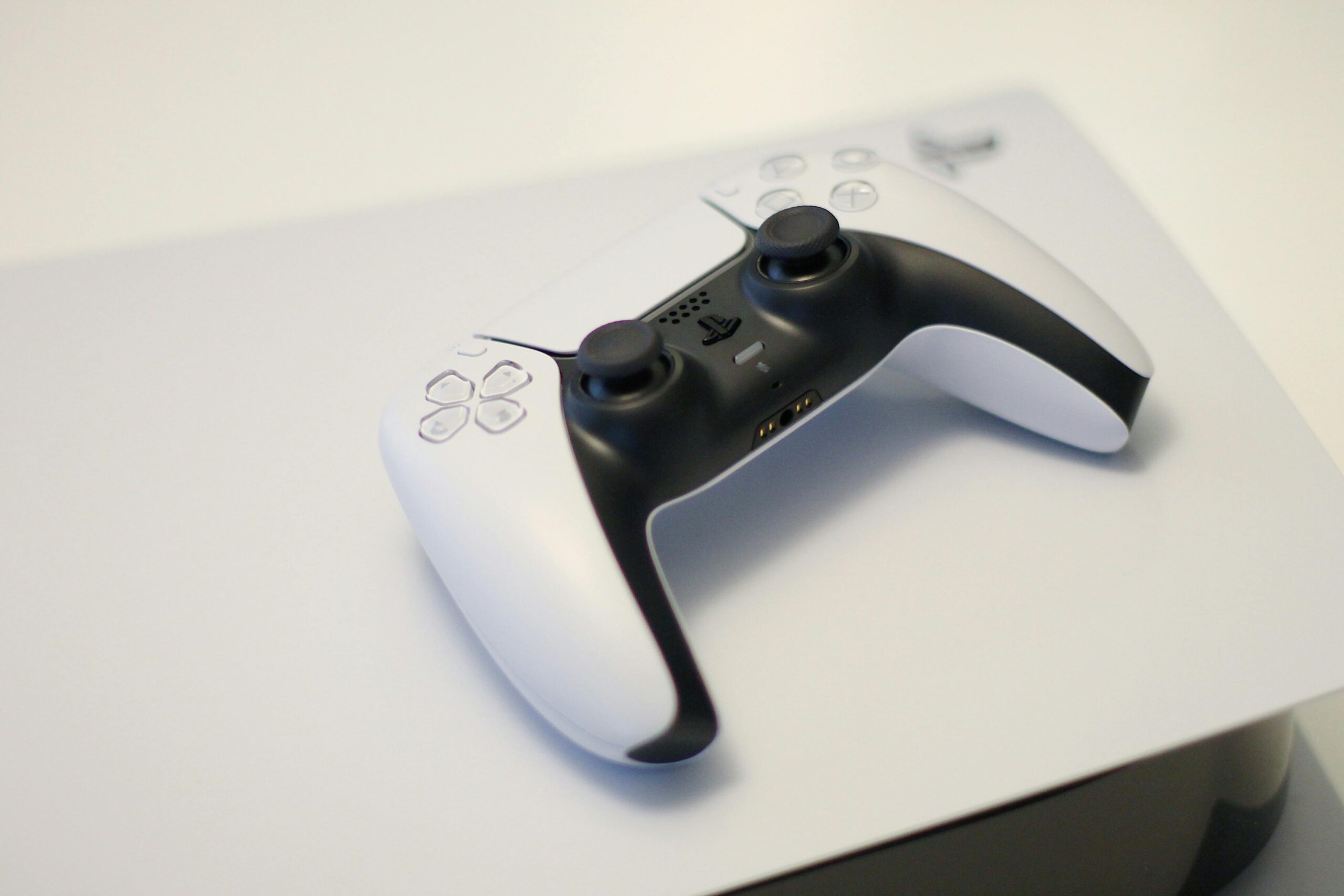 witte playstation 5 met controller